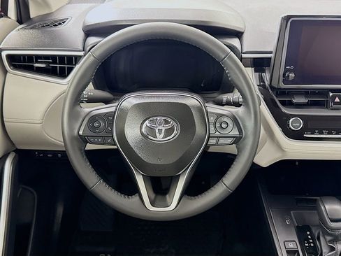 Used 2026 Toyota Corolla Cross LE image 4