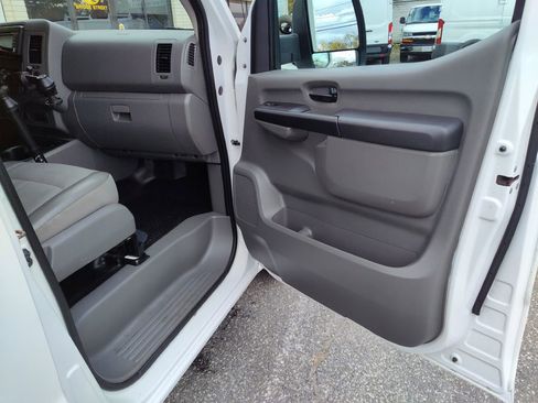 Used 2020 Nissan NV 2500 SV w/ Navigation Package image 19