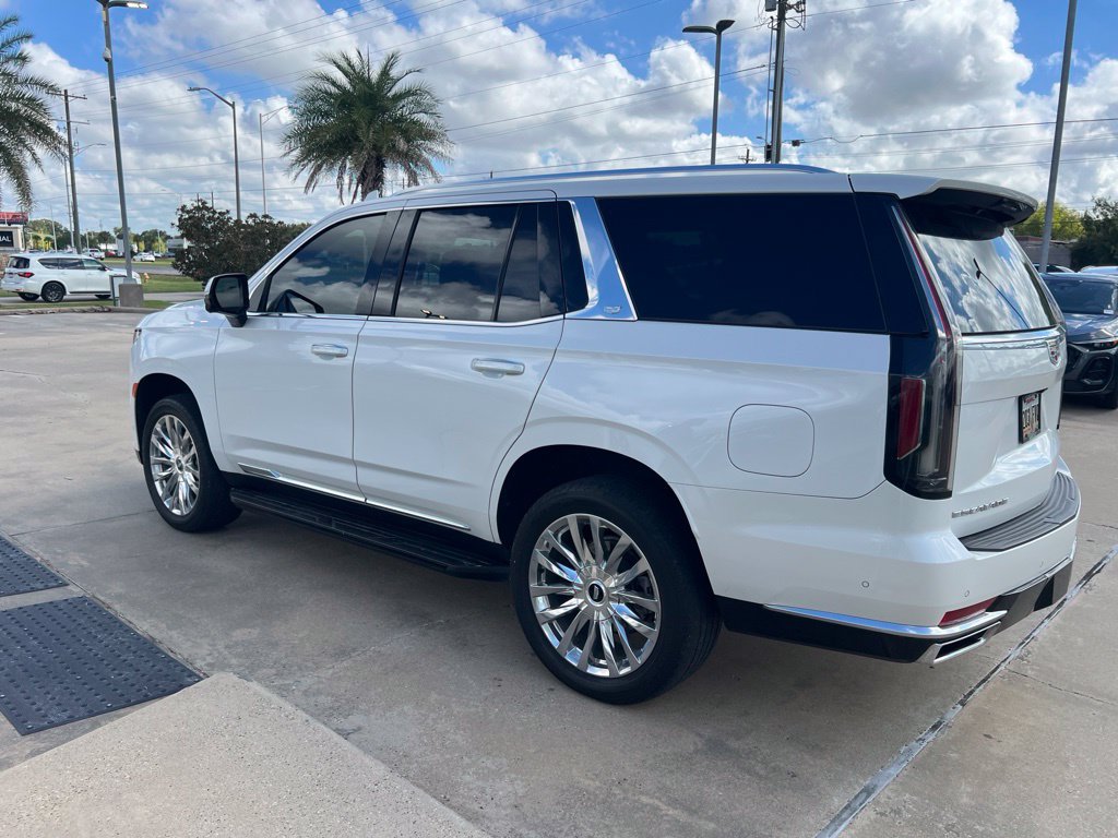 Used 2022 Cadillac Escalade Premium Luxury RWD image 3