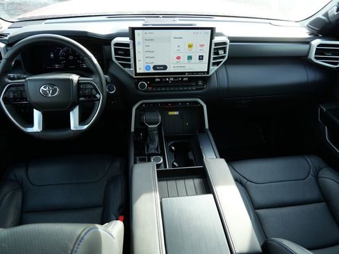 Used 2024 Toyota Sequoia Platinum image 18