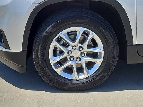 Used 2020 Chevrolet Traverse LT FWD image 32