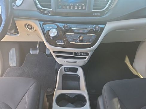 Used 2021 Chrysler Voyager LX w/ Cold Weather Group image 11