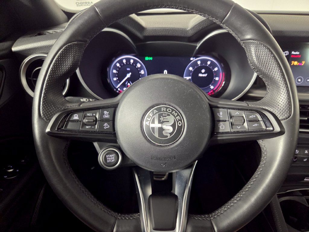 Used 2024 Alfa Romeo Stelvio Ti AWD/4WD image 15
