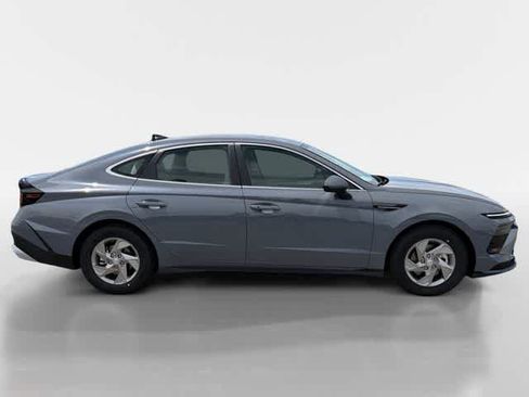 New 2026 Hyundai Sonata SE FWD image 6
