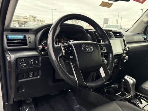 Used 2024 Toyota 4Runner TRD Off-Road Premium image 10