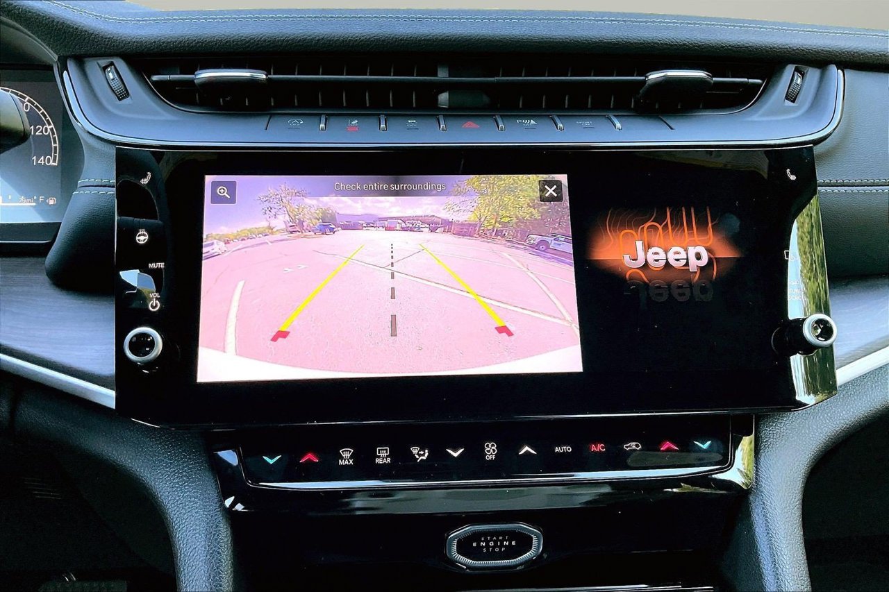 New 2027 Jeep Grand Cherokee Altitude RWD image 13