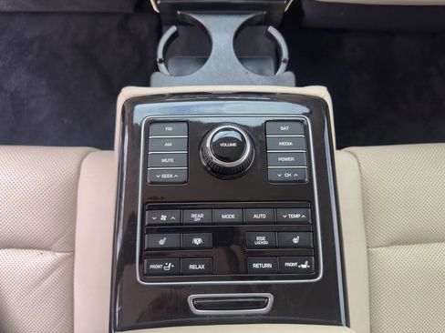 Used 2014 Hyundai Equus Signature image 8
