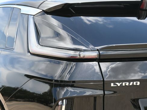 Certified 2024 Cadillac Lyriq Tech AWD/4WD image 17