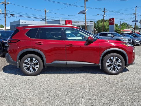 Certified 2021 Nissan Rogue SV w/ Premium Package AWD/4WD image 7
