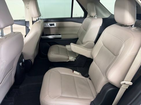 Used 2023 Ford Explorer Limited w/ Limited Technology Package AWD/4WD image 13