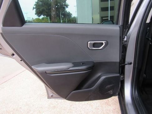 Used 2025 Kia K4 LXS image 14