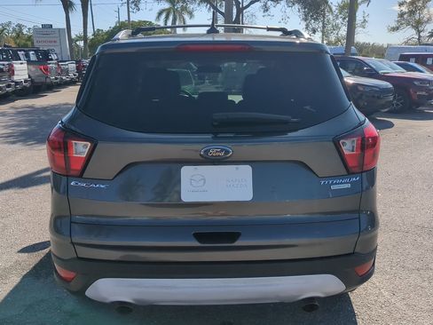 Used 2019 Ford Escape Titanium image 6