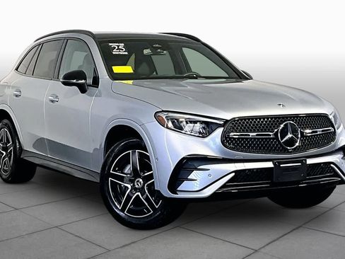 Used 2025 Mercedes-Benz GLC 300 4MATIC image 3