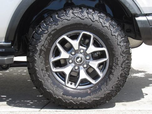 Used 2024 Ford Bronco Badlands AWD/4WD image 36