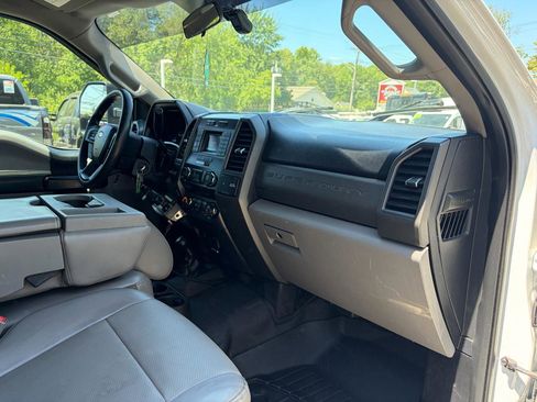 Used 2018 Ford F550 4x4 Regular Cab Super Duty image 40