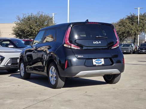 Certified 2025 Kia Soul LX image 6