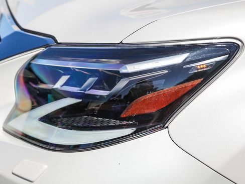 Used 2021 Lexus GX 460 Premium w/ Premium Package image 7