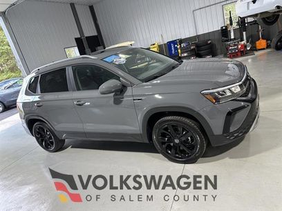 Certified 2023 Volkswagen Taos SE w/ Panoramic Sunroof Package