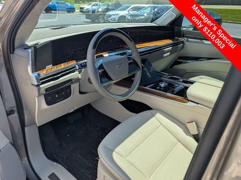 Used 2025 Cadillac Escalade Sport Platinum w/ LPO, Floor Liner Package AWD/4WD image 11