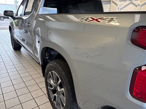 Used 2023 Chevrolet Silverado 1500 LT AWD/4WD image 19