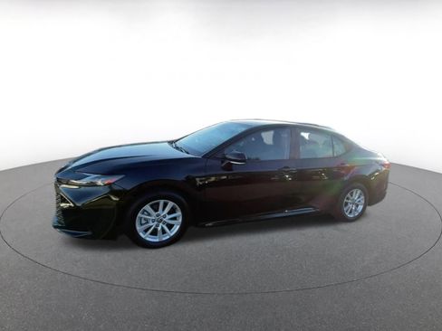 Used 2025 Toyota Camry LE image 8