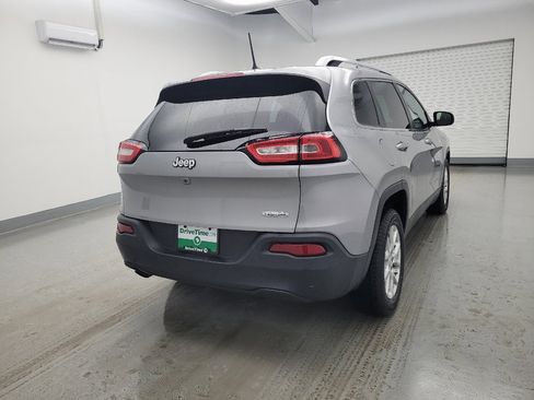 Used 2017 Jeep Cherokee Latitude FWD image 9