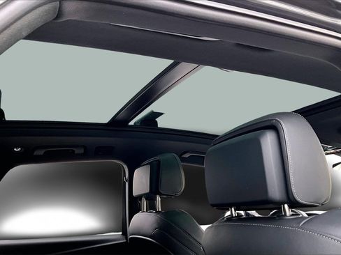 Used 2023 Audi SQ5 Prestige w/ Prestige Package image 16