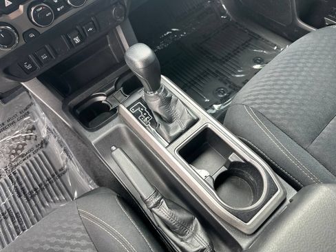 Used 2021 Toyota Tacoma SR5 w/ Trail Edition AWD/4WD image 23