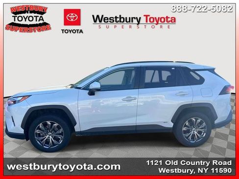 Certified 2022 Toyota RAV4 XLE Premium AWD/4WD image 12