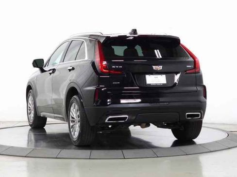 Certified 2025 Cadillac XT4 Premium Luxury image 3