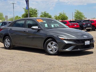 Used 2026 Hyundai Elantra SE w/ Cargo Package
