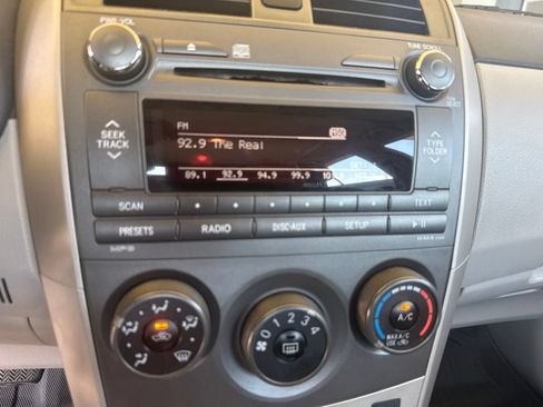 Used 2011 Toyota Corolla LE FWD image 23
