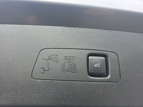 Used 2025 Lincoln Corsair AWD w/ Equipment Group 101A image 34