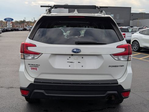 Used 2020 Subaru Forester Premium image 5