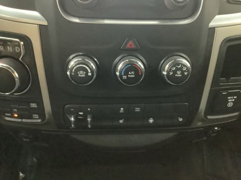 Used 2018 RAM 1500 Classic SLT image 22