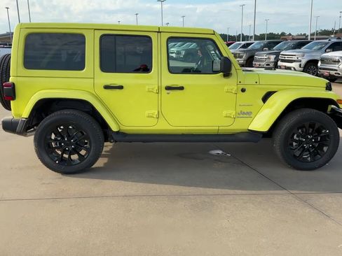 New 2023 Jeep Wrangler Sahara w/ Cold Weather Group image 9