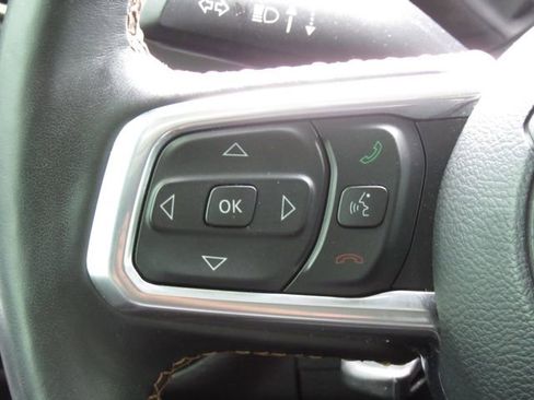 Used 2022 Jeep Wrangler Unlimited Sahara AWD/4WD image 24
