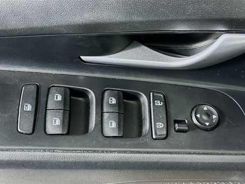 Used 2022 Hyundai Elantra SEL w/ Convenience + Premium Package FWD image 15