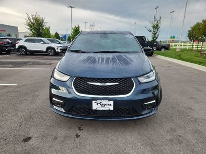 Used 2024 Chrysler Pacifica Touring