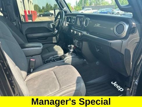 Used 2021 Jeep Wrangler Unlimited Sahara AWD/4WD image 34