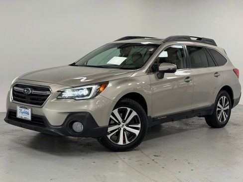 Used 2018 Subaru Outback 3.6R Limited image 1