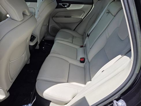 Used 2023 Volvo XC60 B5 Ultimate w/ Protection Package Premier FWD image 15