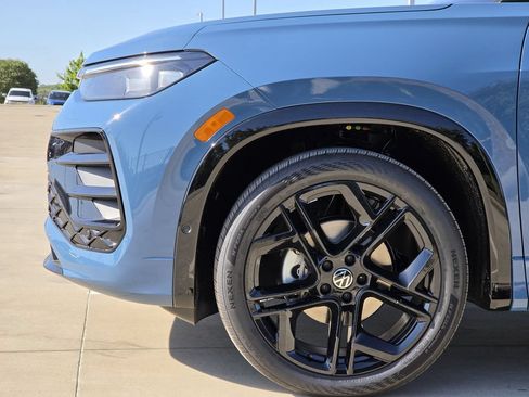 New 2026 Volkswagen Tiguan SE R-Line FWD image 7
