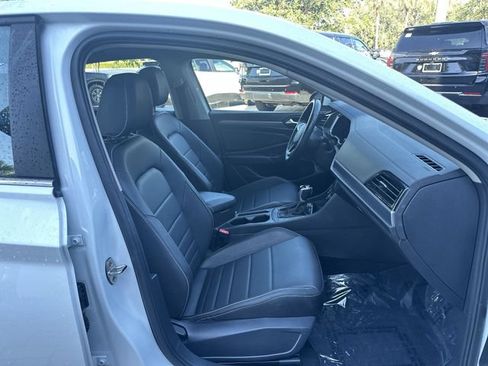 Used 2024 Volkswagen Jetta SE FWD image 29