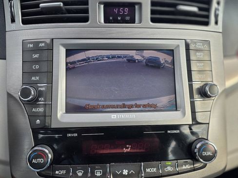 Used 2011 Toyota Avalon Limited FWD image 22