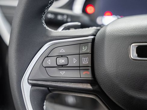 New 2025 Jeep Grand Cherokee Laredo X w/ Luxury Tech Group I image 28