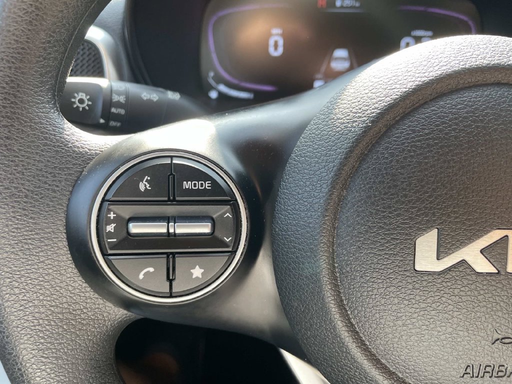 Used 2023 Kia Soul LX FWD image 27