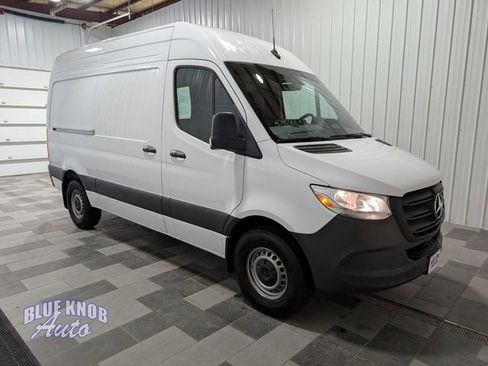 Used 2025 Mercedes-Benz Sprinter 2500 image 5