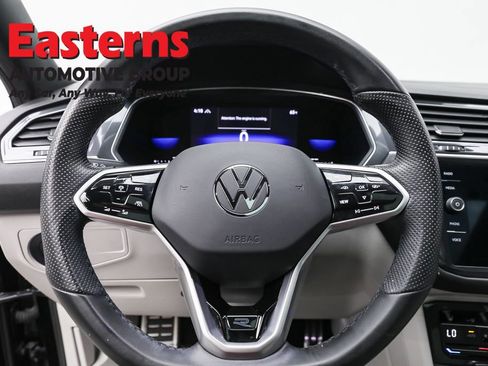 Used 2022 Volkswagen Tiguan SE R-Line image 10