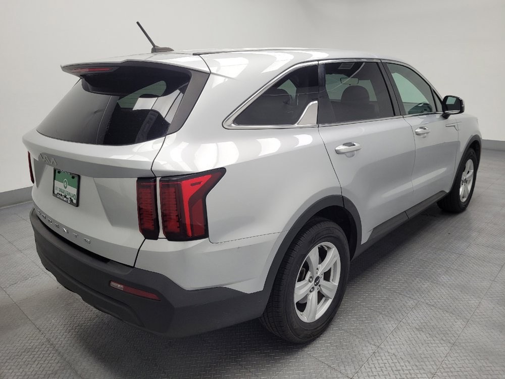 Used 2022 Kia Sorento LX FWD image 9